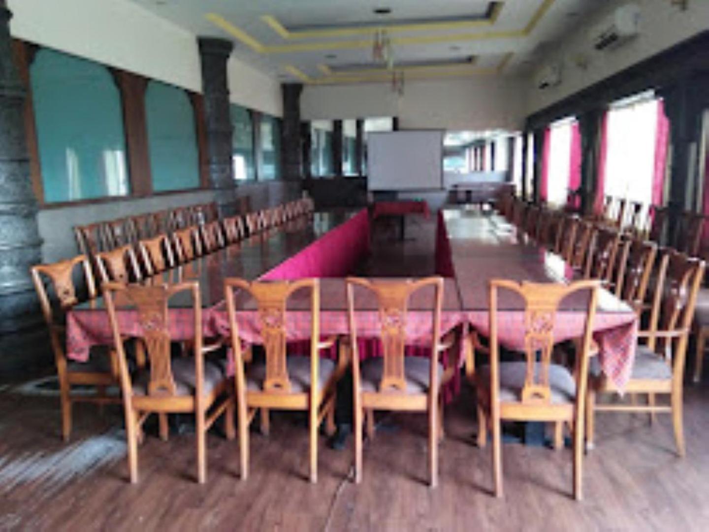 Hotel Maratha Palace,Satara Ngoại thất bức ảnh