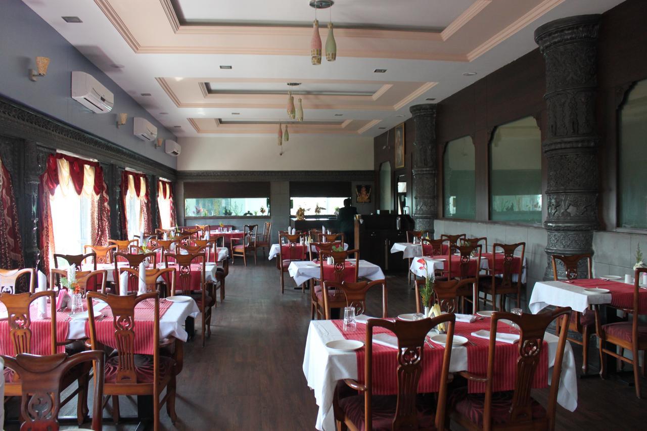 Hotel Maratha Palace,Satara Ngoại thất bức ảnh